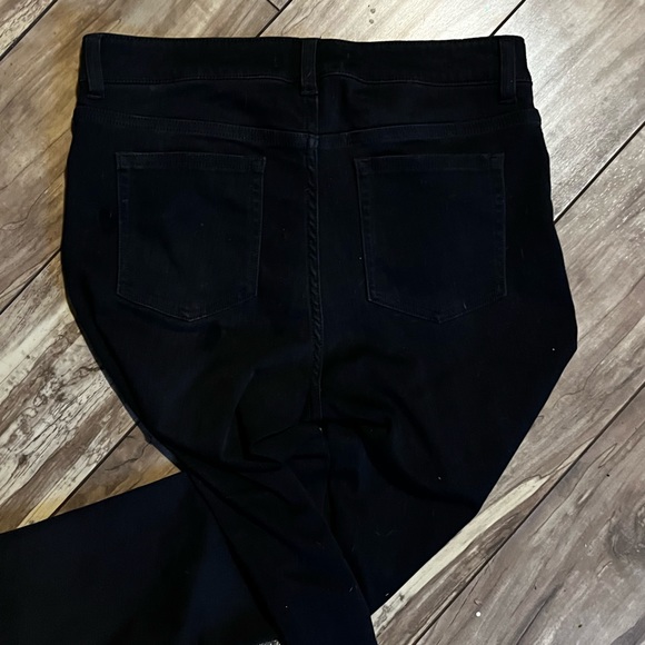 Excellent condition. Allows for some stretch. More of a jegging material - Picture 2 of 2